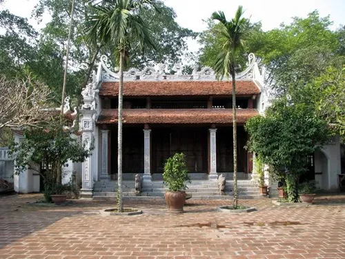Tam quan Chùa Bà Đanh