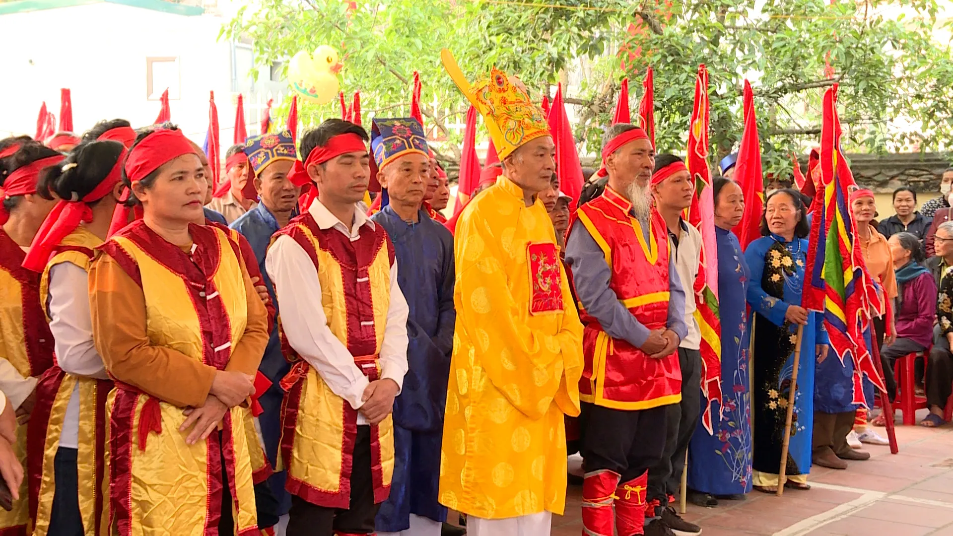 Chủ tế tại Lễ hội làng Hoàng Sơn