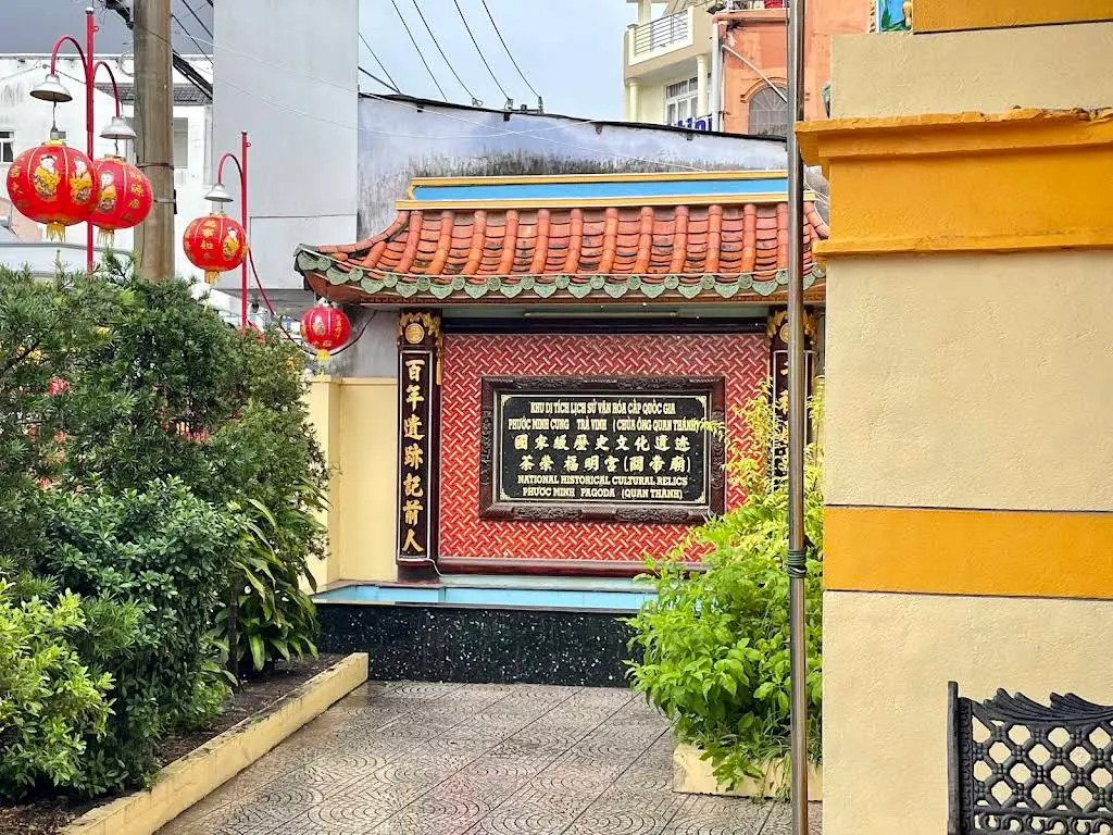 Cảnh quan kiến trúc di tích Phước Minh Cung (chùa Ông)