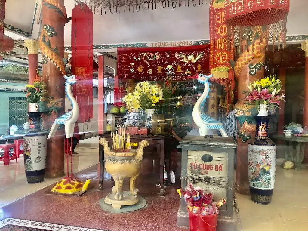 Cảnh quan di tích Miếu Xóm Đồng