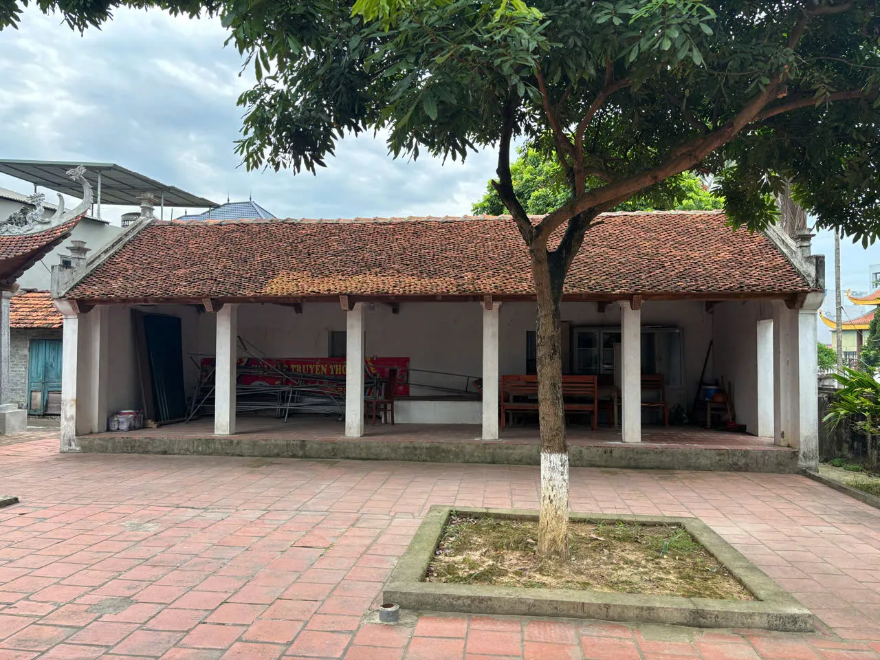 Toàn cảnh khuôn viên di tích Đình Ngọc Phúc