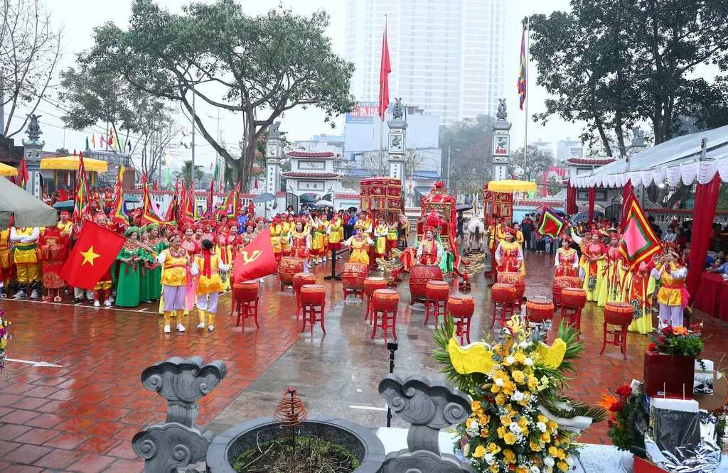 Quang cảnh Hội làng Đông Trù
