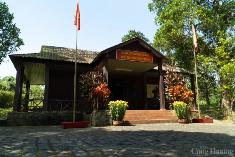 Nhà Trưng bày bổ sung di tích Nước Là