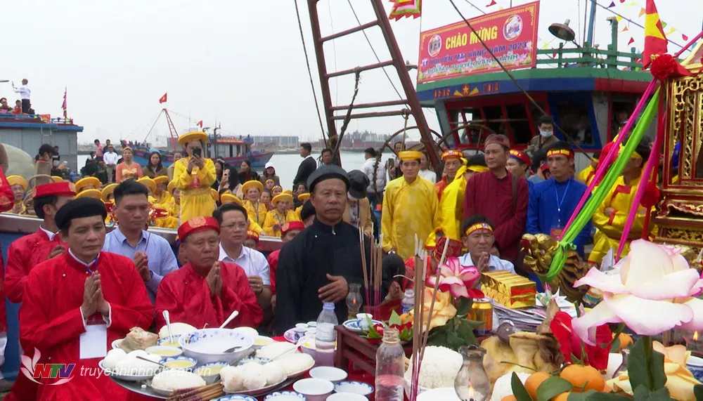 Lễ cầu ngư tại Lễ hội Đền Mai Bảng