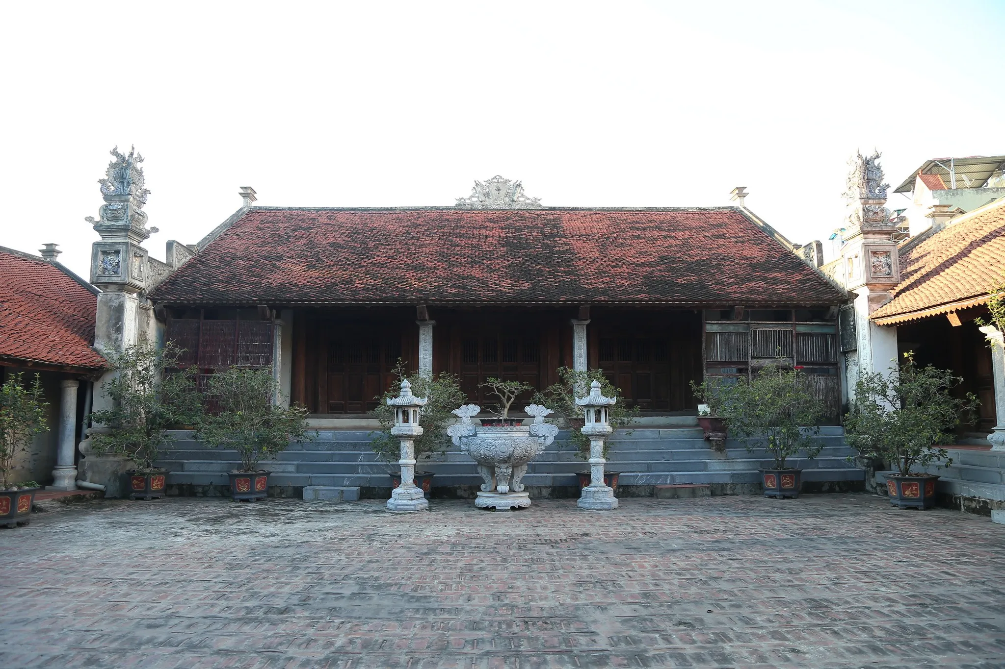 Chính điện chùa Ngọc Mạch