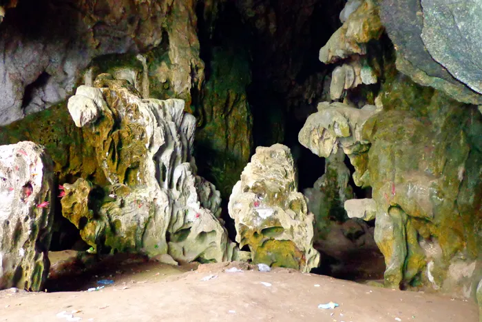 Cổng hang Động Pa Thơm
