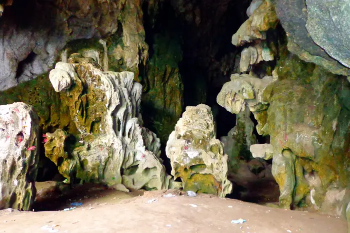 Cổng hang Động Pa Thơm
