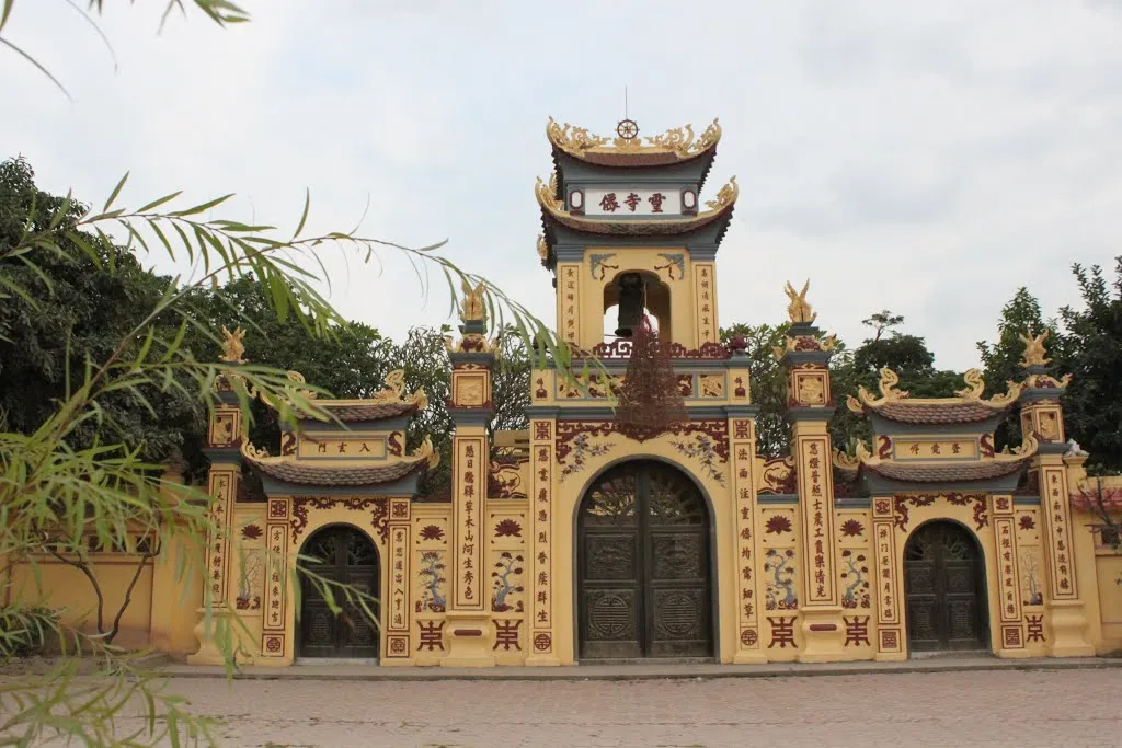 Cổng Chùa Bằng