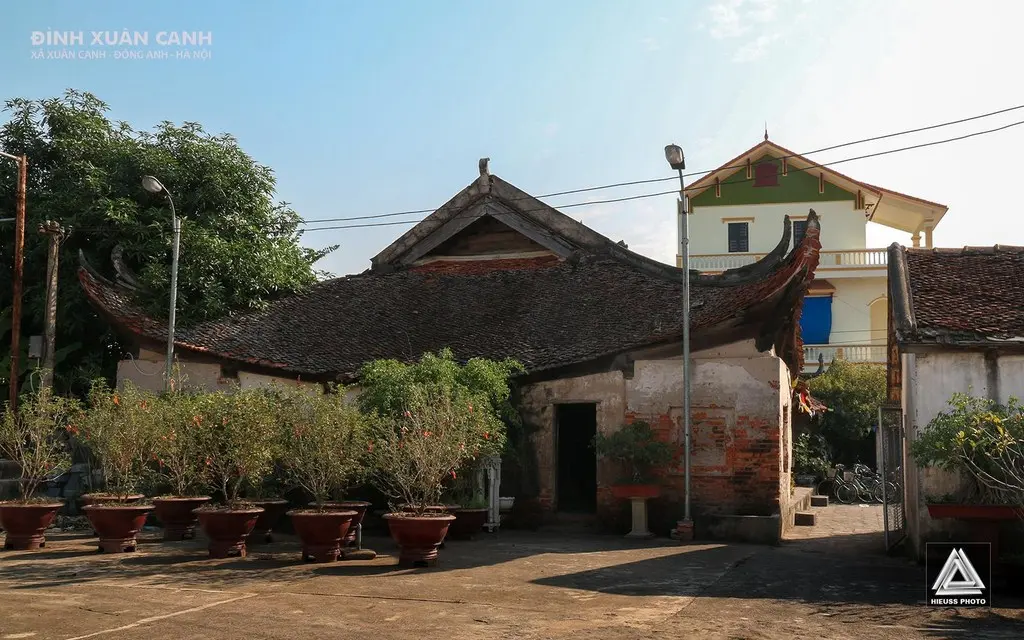 Khuôn viên Đình Xuân Canh