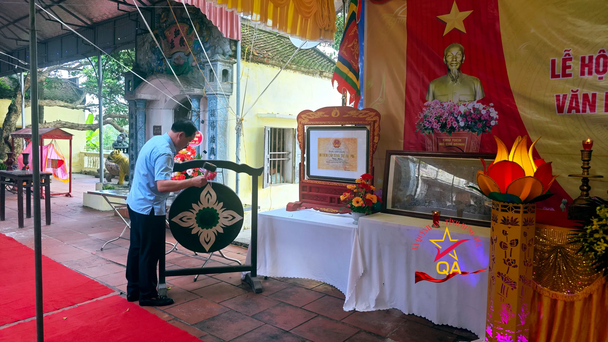 Đánh chiêng khai hội tại Hội đền Mẫu Thượng