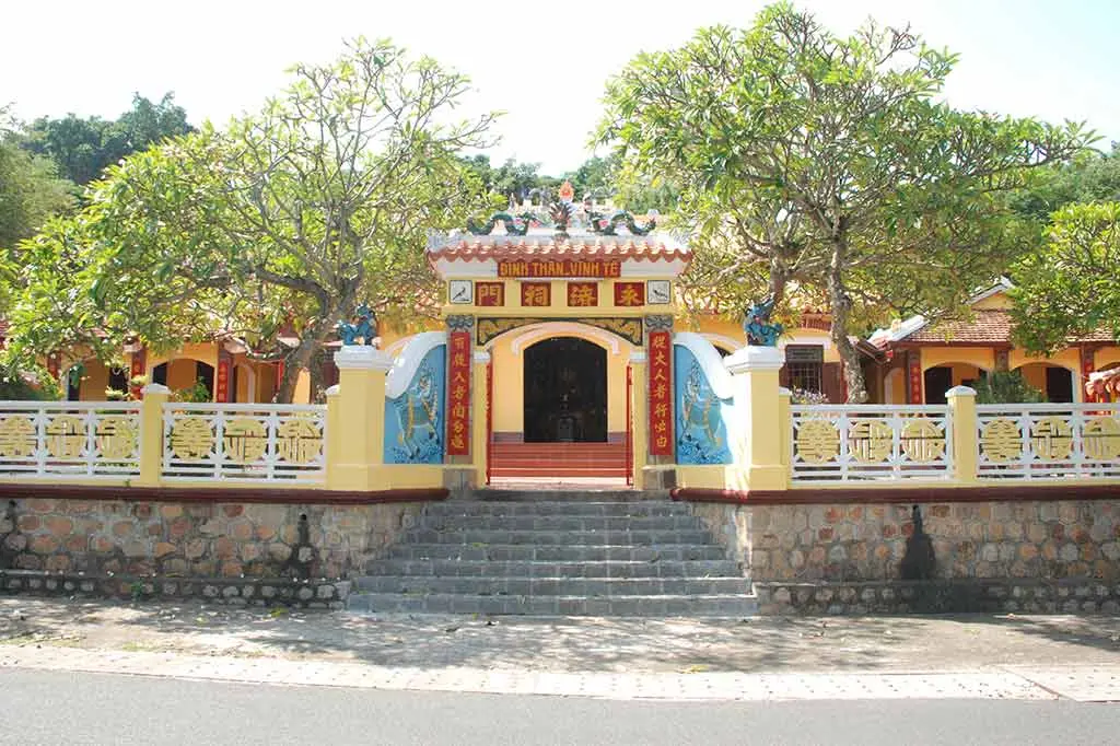 Cổng Đình Vĩnh Tế