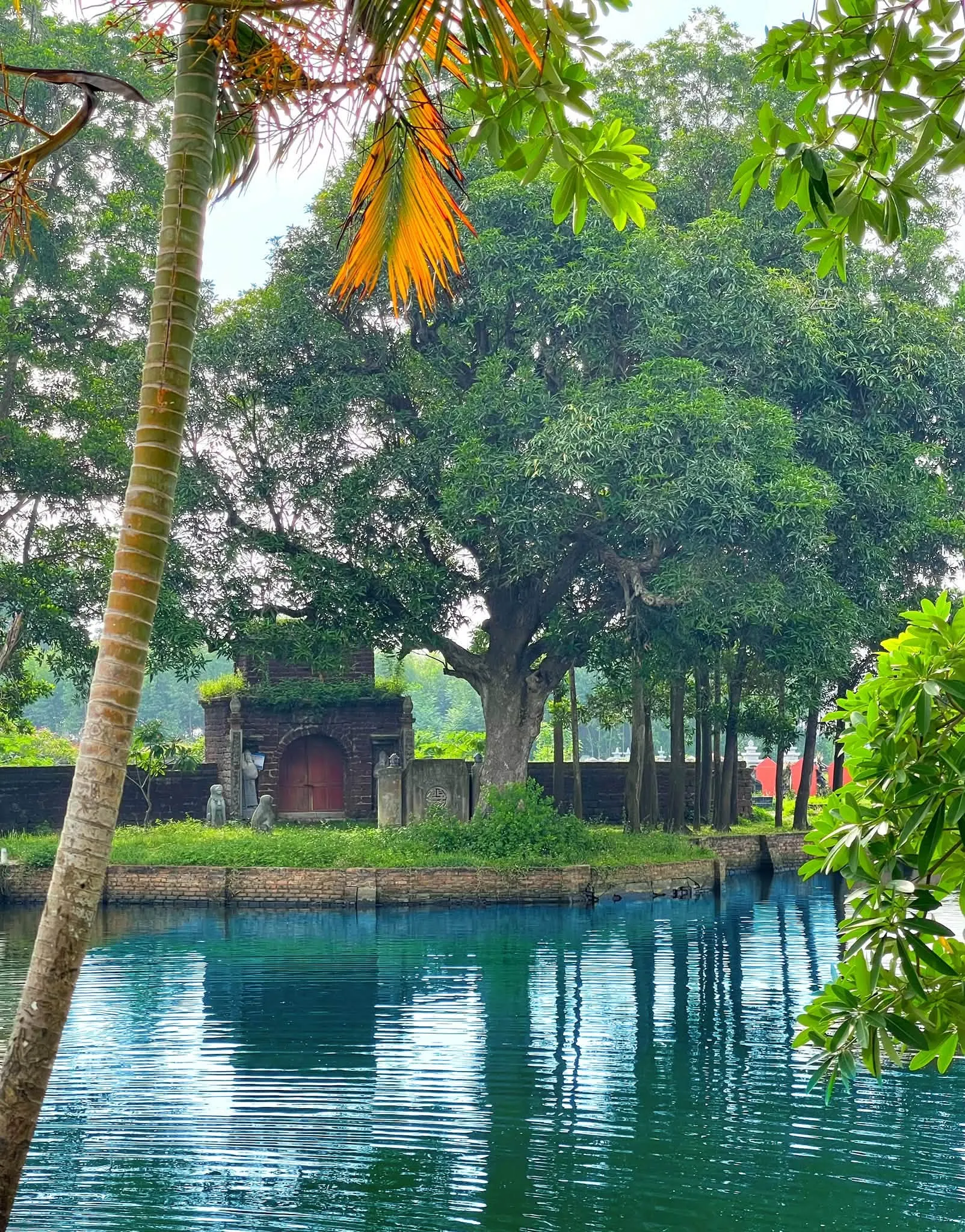 Không gian cảnh quan lăng Đá Bầu