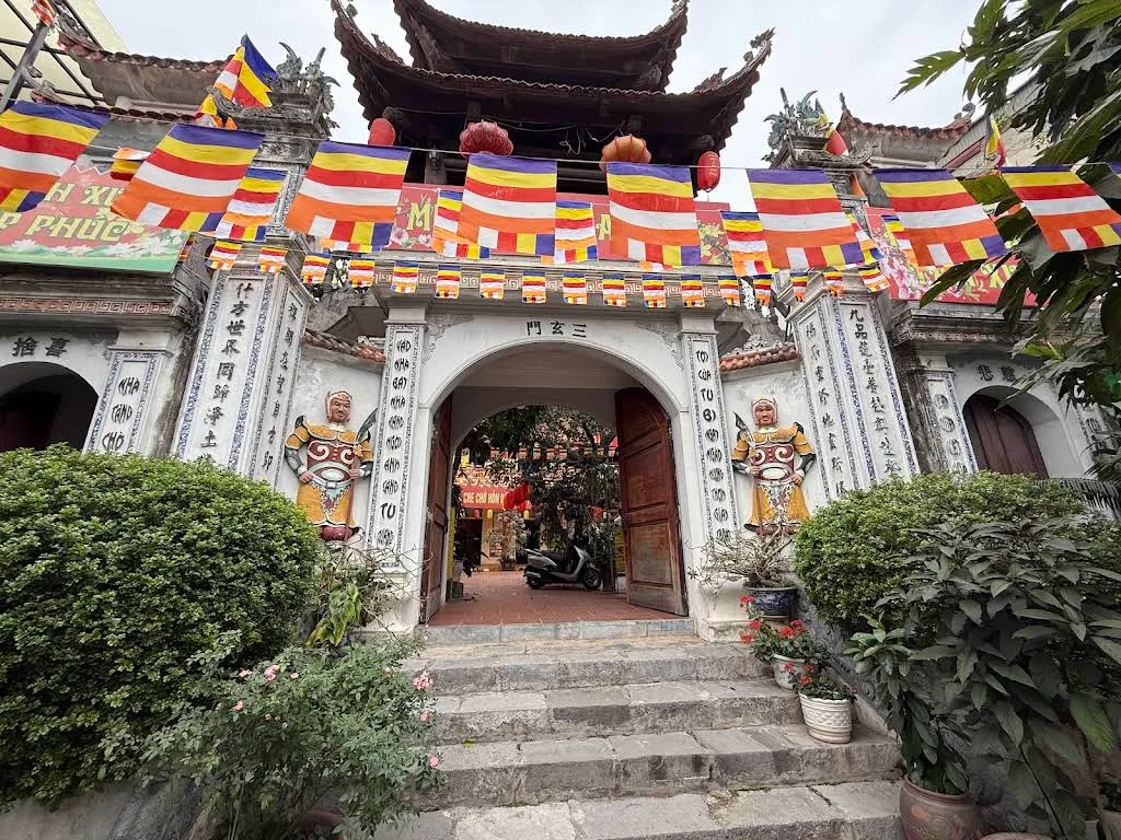 Công tam quan di tích Chùa Tam Huyền