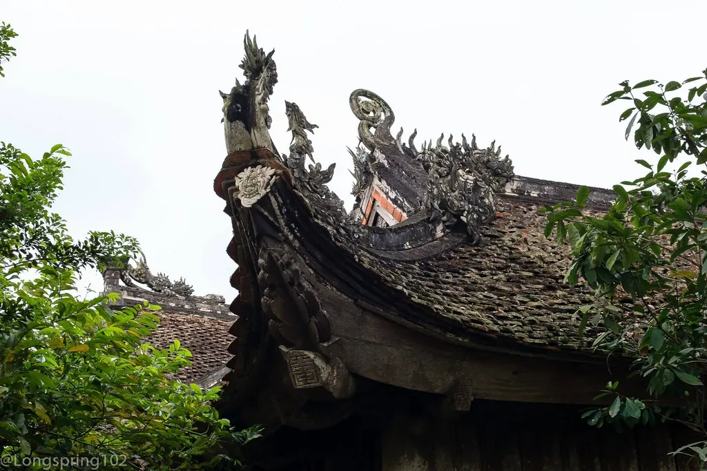 Kiến trúc mái Miếu Hai Thôn