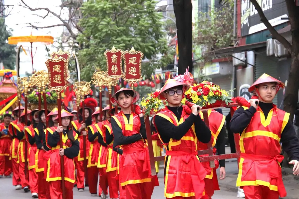 Đoàn rước tại Hội đình làng Ngọc Chi