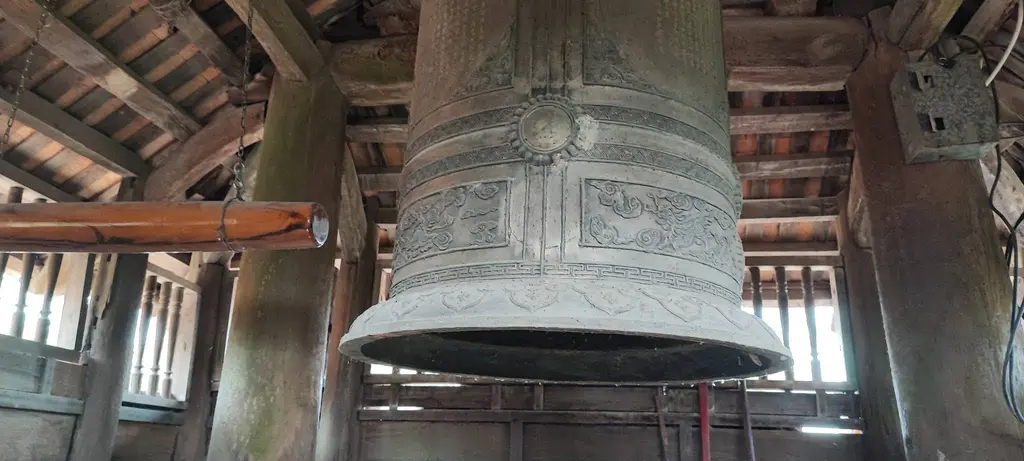Chuông lớn trong Chùa Sổ