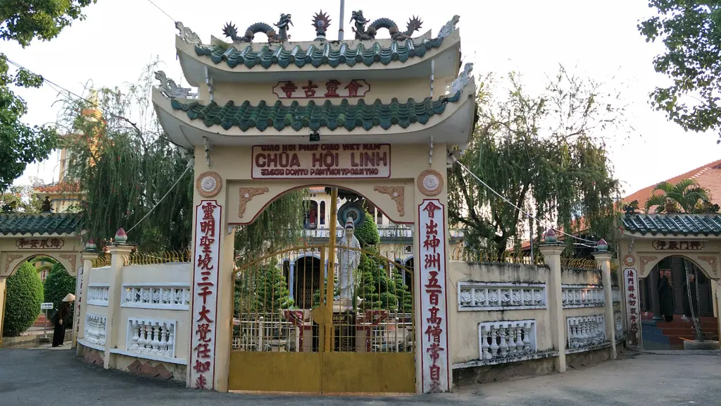 Cổng Chùa Hội Linh