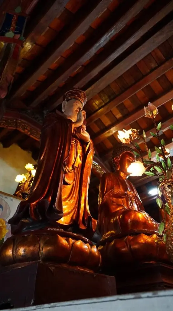 Không gian cảnh quan bên trong Chùa La Cả