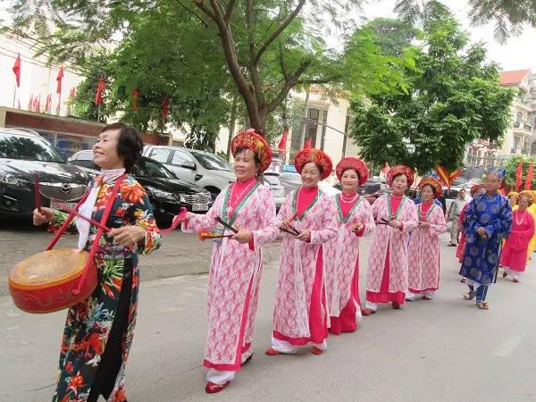 Đoàn rước Hội đình Vòng