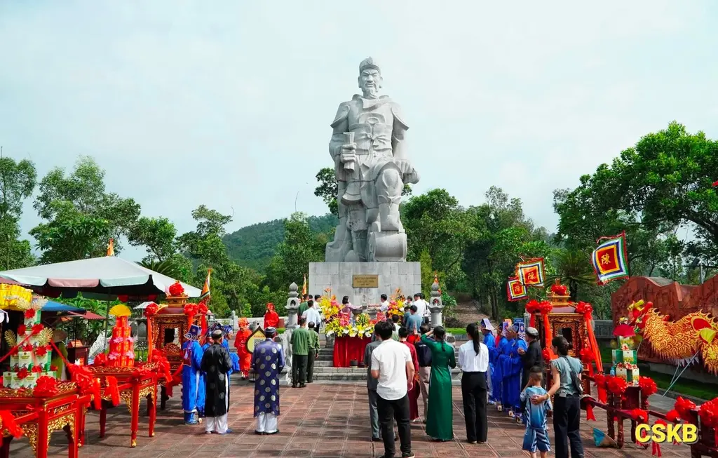 Quang cảnh Lễ hội đền Cao An Phụ