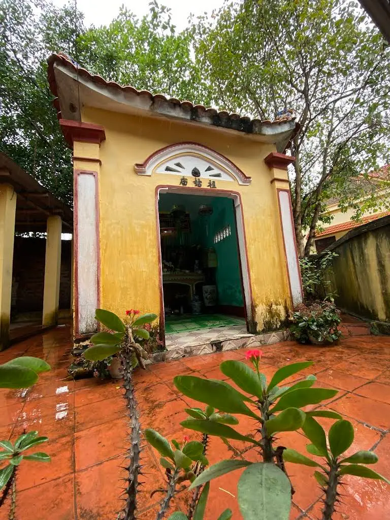 Cảnh quan Nhà Thờ Họ Phạm (cụm Di Tích Tiên Công)
