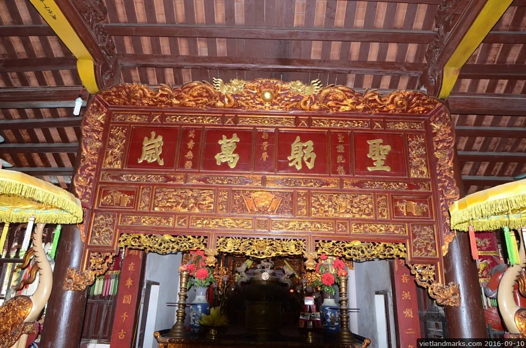 Hoành phi tại Đình Phương Liệt