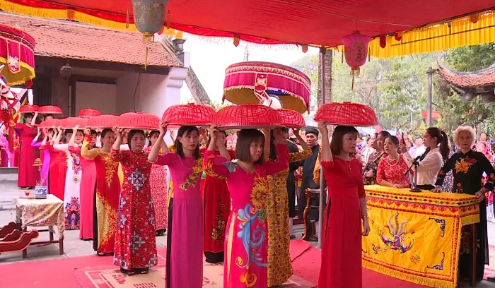 Nghi lễ rước bánh trôi Hội đền Hát Môn