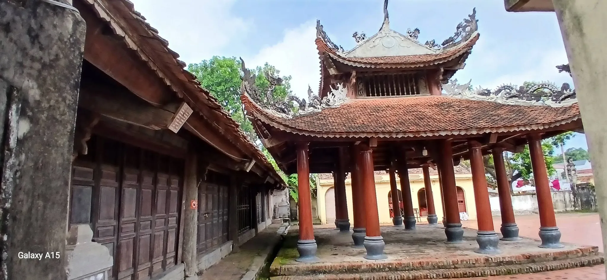 Đình làng Lam Điền