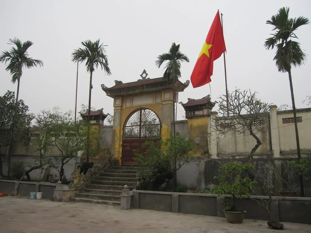 Cổng Đình Nhật Tảo