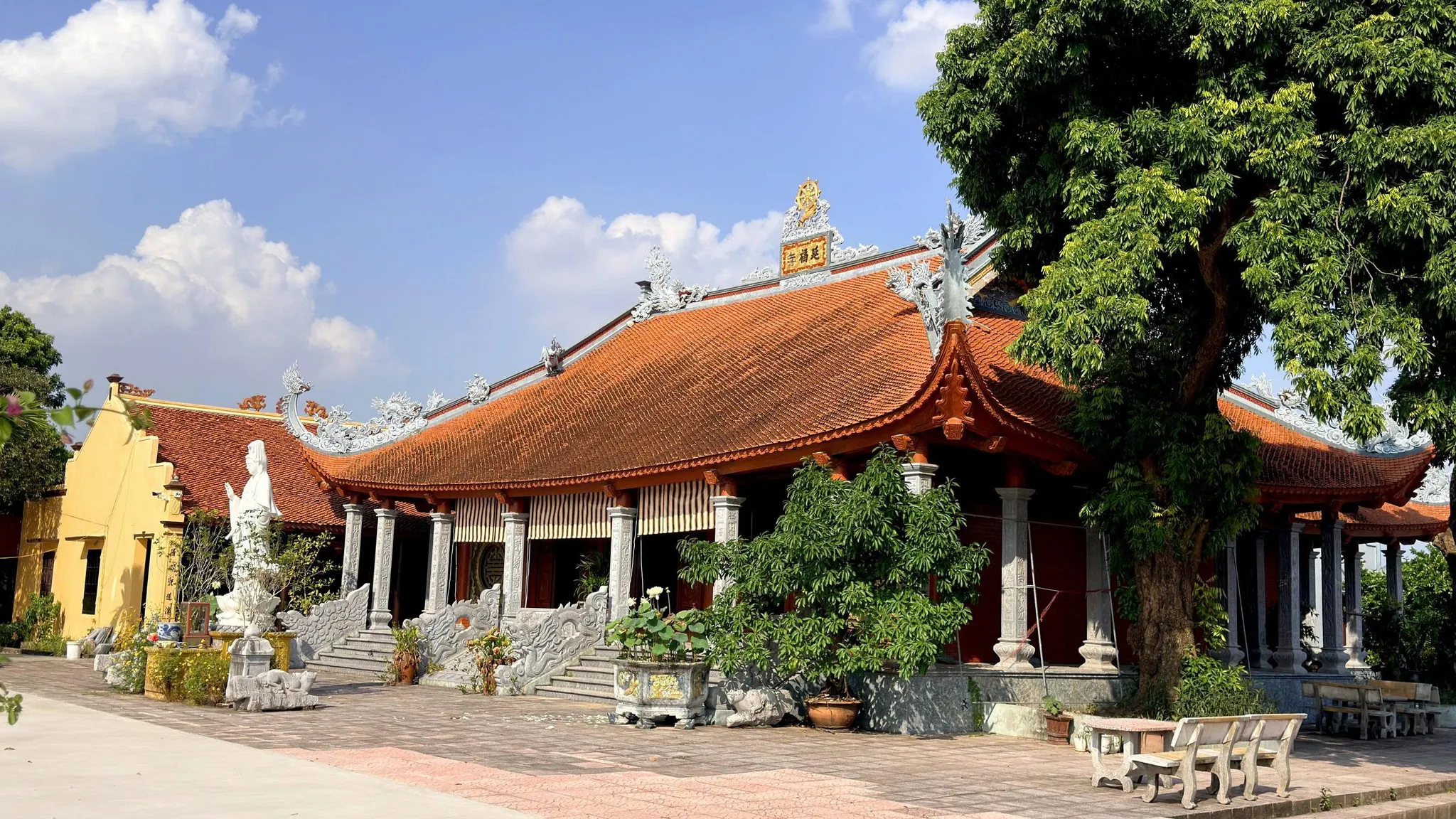 Một góc chùa Diên Phúc Tự