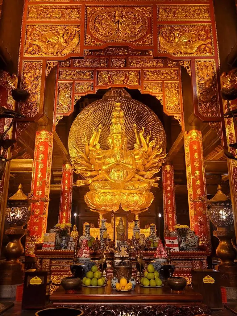 Tượng Phật 1000 tay tại chùa Bái Đính