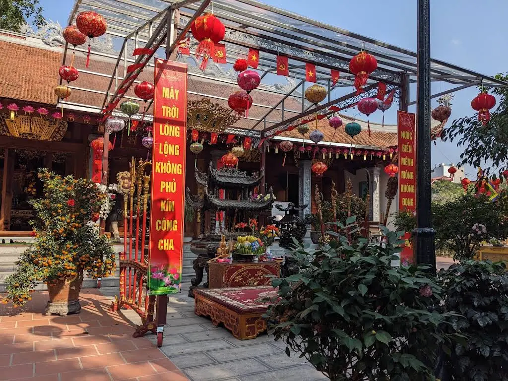 Không gian cảnh quan di tích Đền Định Công Hạ