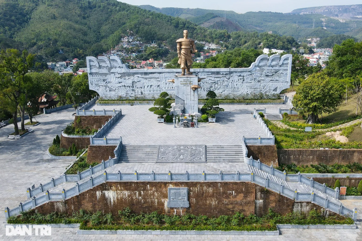 Cảnh quan tại Đền Cửa Ông