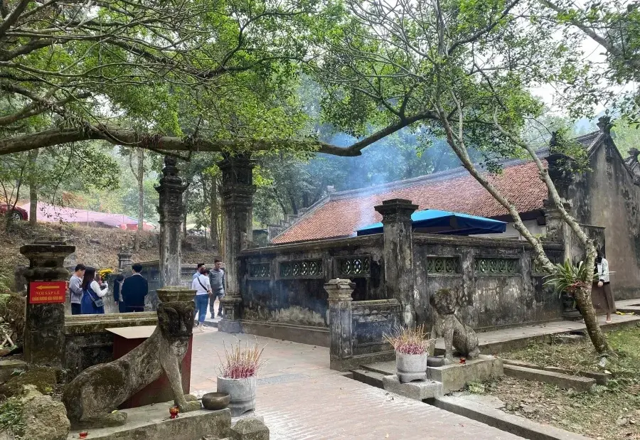 Không gian cảnh quan tại Đền Sóc