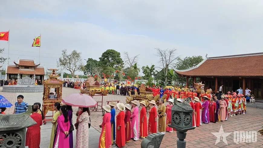 Quang cảnh Lễ hội thờ Đức Triệu Việt Vương