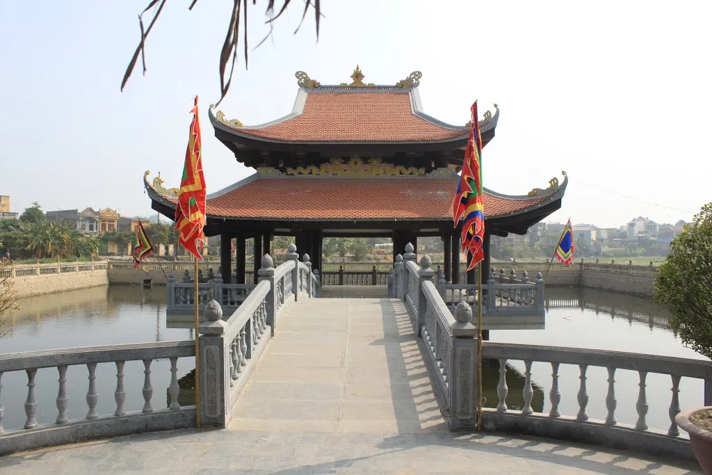 Cảnh quan xung quanh Đền Bà Chúa Kho