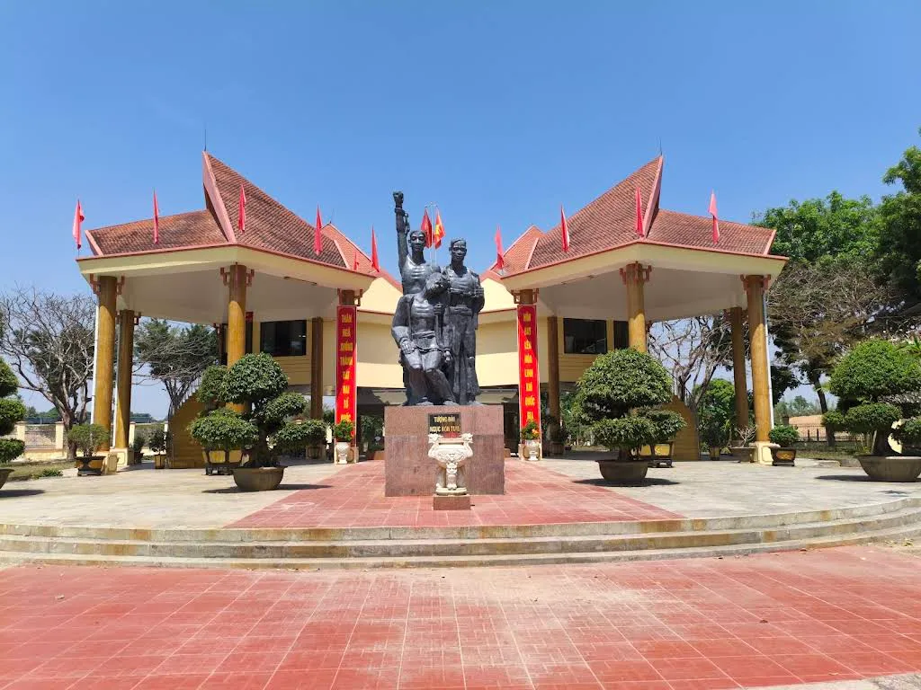 Cảnh quan di tích lịch sử Ngục Kon Tum