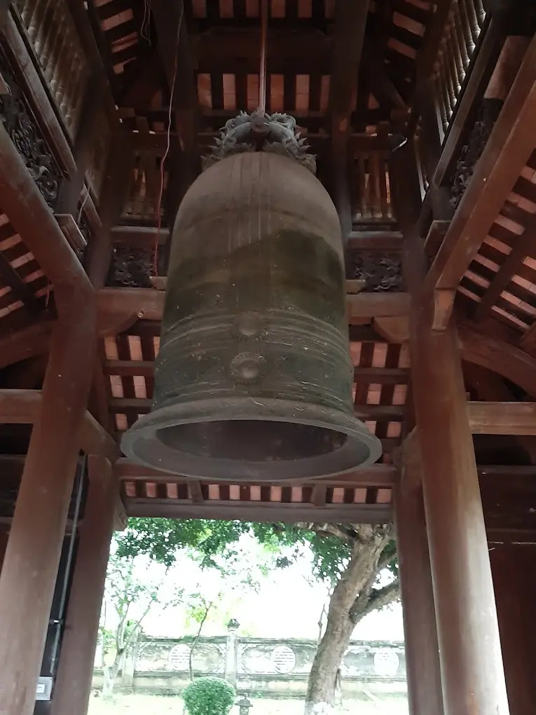 Gác chuông Văn Miếu Mao Điền
