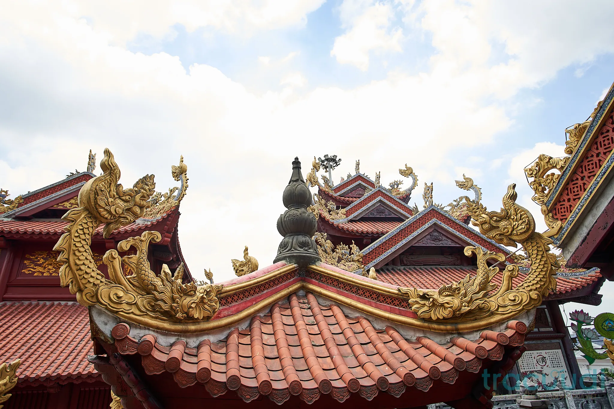 Kiên trúc mái di tích Chùa Thánh Quang