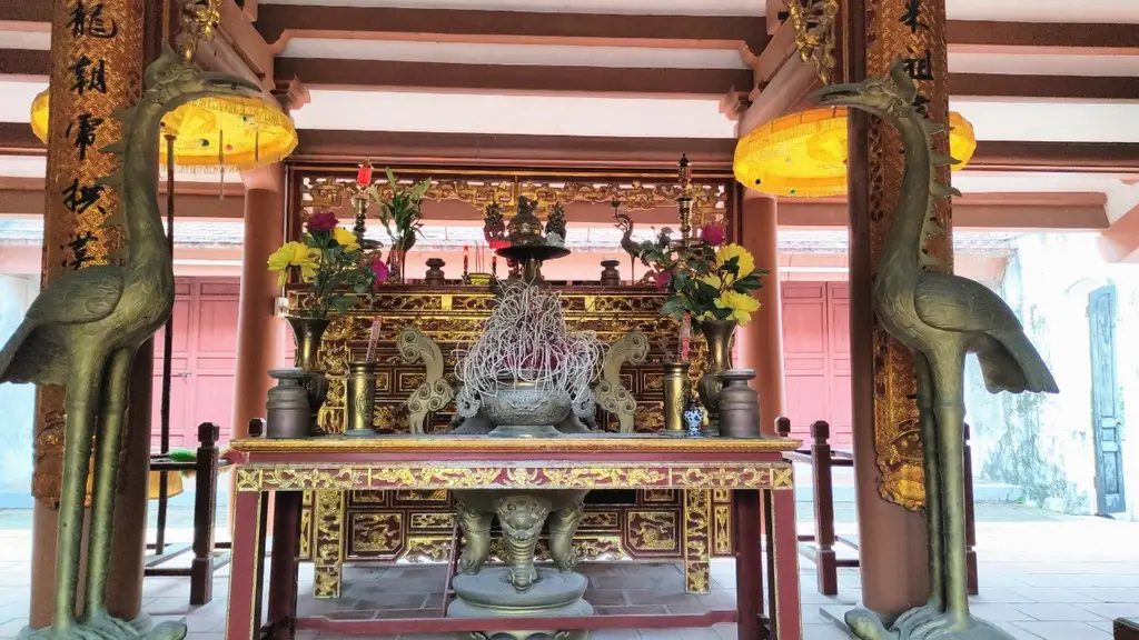 Tòa hạ điện tại Đền thờ Nguyễn Xí