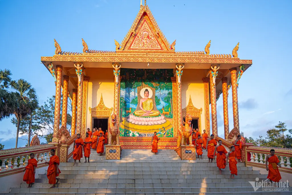 Mặt trước chính điện Chùa Xiêm Cán