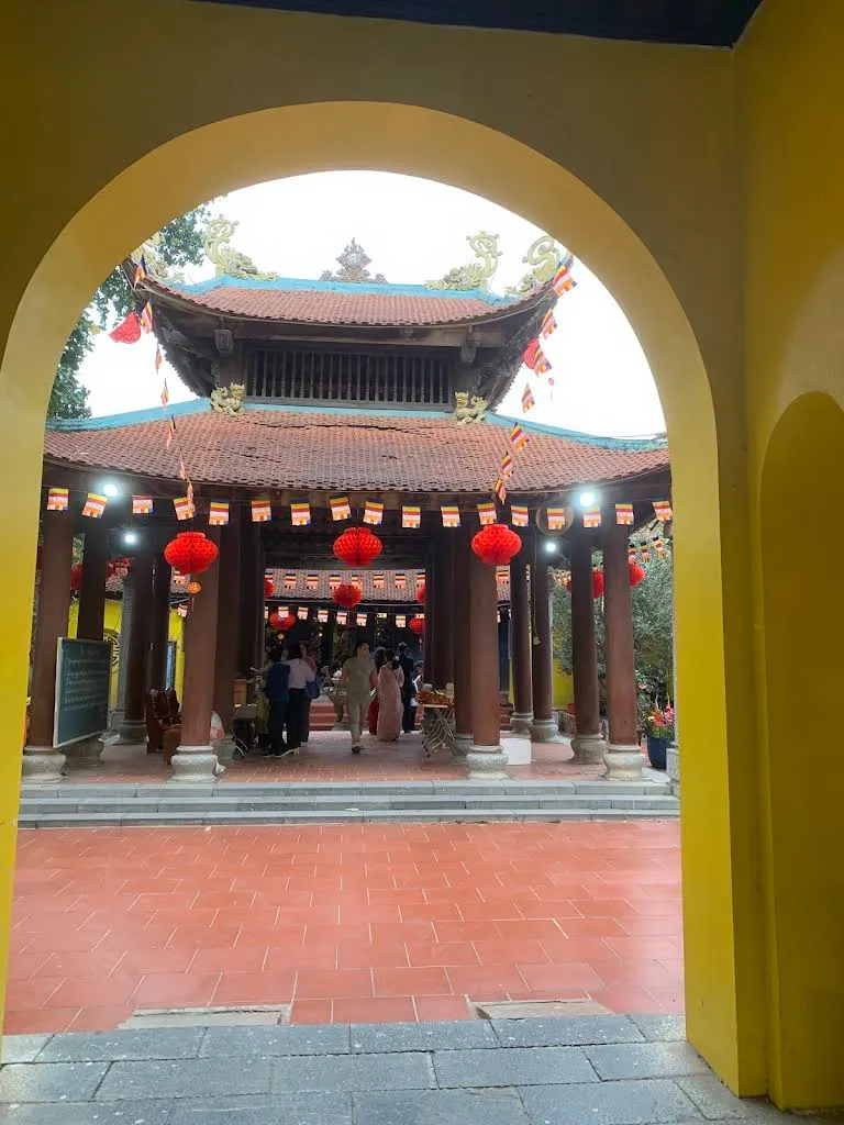 Cảnh quan di tích Chùa Sùng Quang