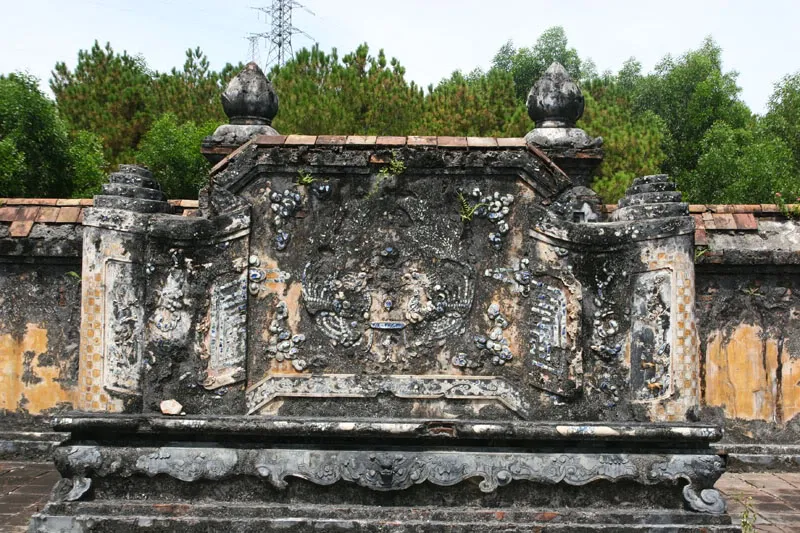 Bình phong đá tại Lăng Xương Thọ