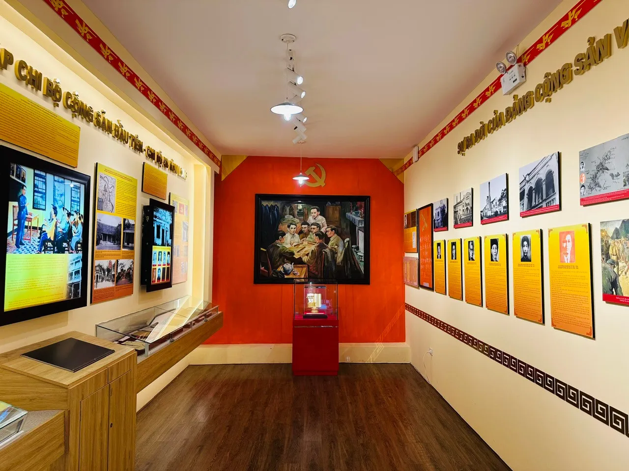 Không gian bên trong Ngôi nhà số 5D Hàm Long