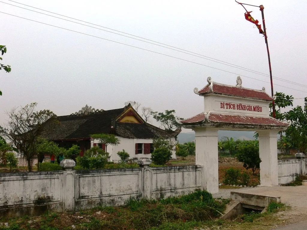 Cảnh quan Khu lăng miếu Triệu Trường