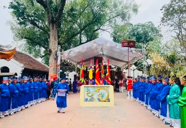 Khung cảnh Hội làng Đa Sỹ