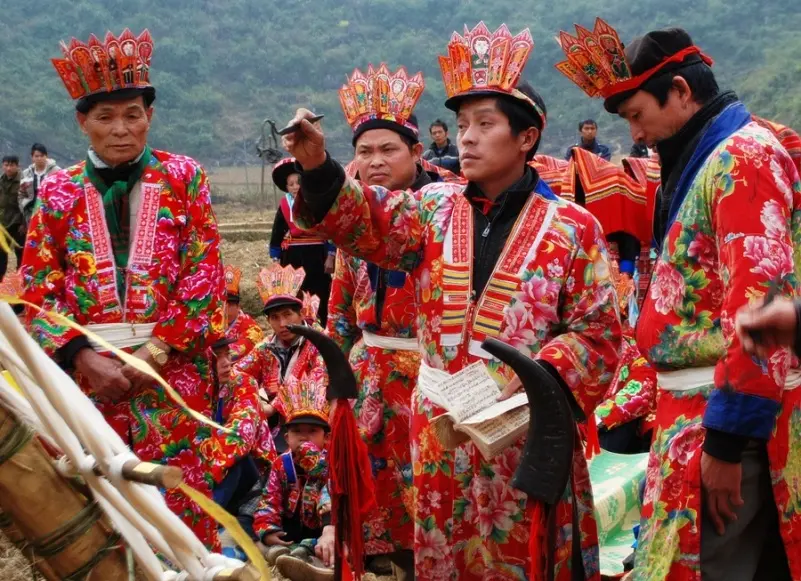 Thầy cúng tại Lễ hội cấp sắc (dân tộc Dao)