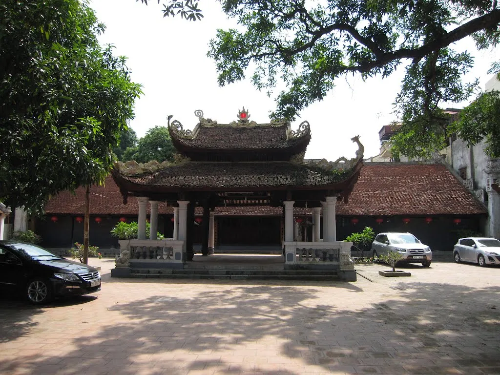 Khuôn viên Đình Khương Thượng