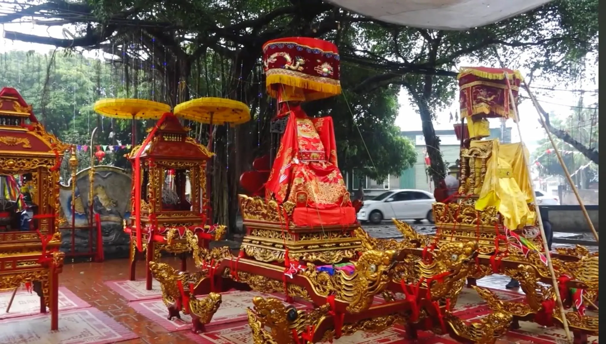 Kiệu Thánh tại Hội đình Yên Phúc