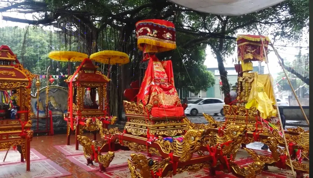 Kiệu Thánh tại Hội đình Yên Phúc